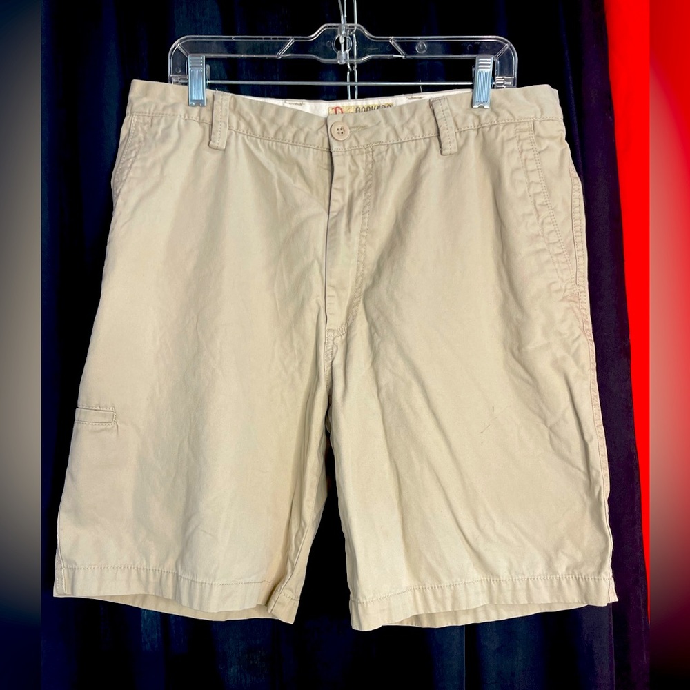Dockers for men, relaxed, fit shorts, size 36